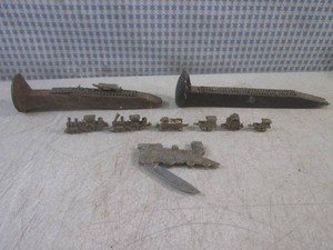 (CNTR) Vintage Miniature Metal Trai...