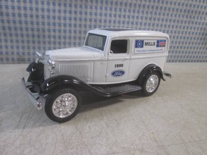 (FS) Ertl Diecast 1932 Ford Deliver...