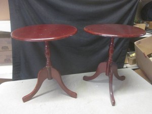 (RMC) Pair of 19 Round End Tables...
