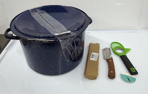 Lot of 3 Brand New items speckled enamelware stockpot, utensil and avocado slicer