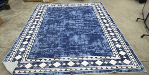 Large Brand New 10 x 8 Area Rug