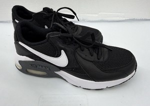 Brand New Nike size 10 mens Airmax shoes black color