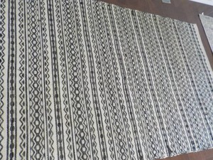 4 x 6 ft Threshold Rug- like new...