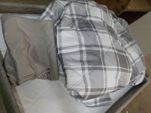 92 x 98 Comforter and Pillow Cases...