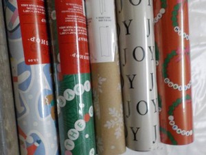 5 rolls Gift Wrapping Paper...