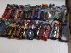 20 pairs of Readers- variety of Str...