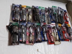 20 pairs of Readers- variety of Str...