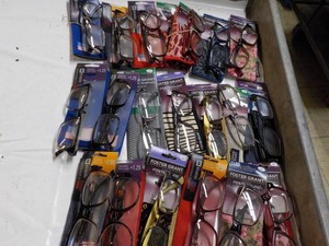 20 pairs of Readers- variety of Str...