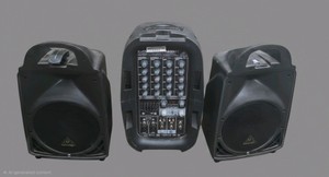 Behringer wired speaker system