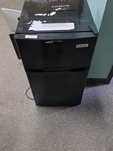 19x33 mini fridge