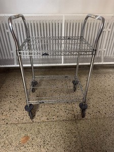 Rolling rack on wheels