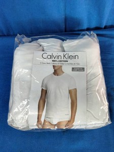 Calvin Klein Mens Classic Fit 100% Cotton Crew Neck T-Shirts. Size XL