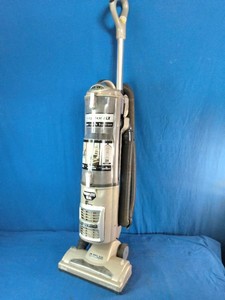 Shark Navigator Deluxe upright vacuum cleaner