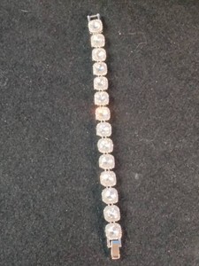 New 8 Clustered halo tennis bracelet