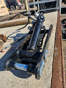 2026 - Unused - Hydraulic Thumb Clamp