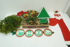 vintage holiday decor
