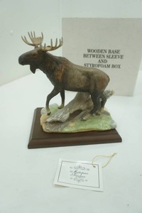 Porcelain Mooose Figurine (has been repairede)