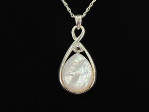 NEW .925 Sterling Silver Inlayed Mother of Pearl Pendant Necklace