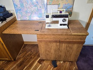 Singer Model 6235 Sewing Machine with Cabinet
