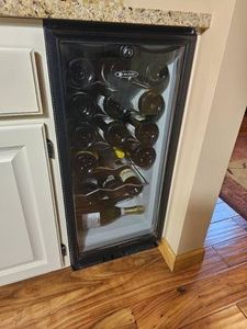 U-line 15 Inch Wine Refrigerator Model ULN 15BWC 00