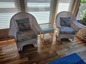 White Winker Fan Back Conversation Set  Table & 2 Chairs