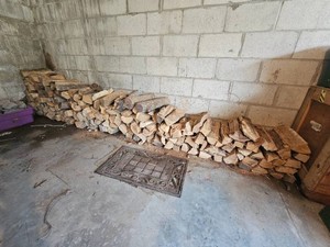 Dry Split Firewood