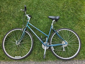 Schwinn Searcher 21-Speed Ladies Bicycle