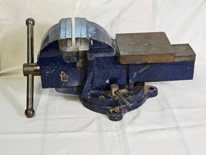 Vintage 360 Blue 4 Inch Bench Vise