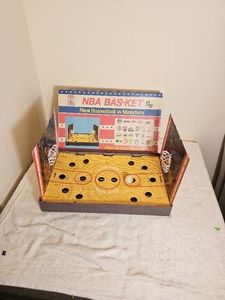 Vintage NBA Bas-Ket 83 Miniature Basketball Game