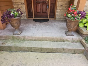 21 Inch Resin Footed Urn Planters