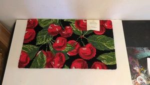 HOOK ACCENT RUG 22 X 38 CHERRY