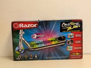 NEW RAZOR COLOR RAVE BLAST LIGHT UP ELECTRIC SCOOTER