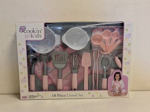 NEW COOKIN FOR KIDS 18PC UTENSIL SET