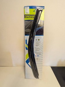 NEW VENTVISOR ORIGINAL SIDE WINDOW DEFLECTOR