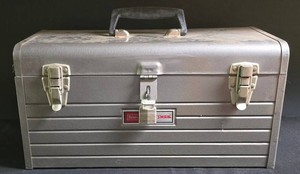 LL-BR - Toolbox - Sears Craftsman With Padlock