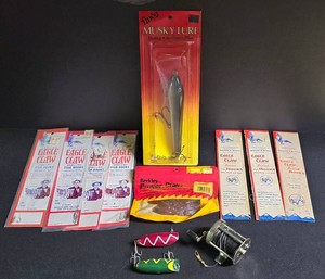 LL-BR - Vintage Fishing Tackle Lot Lindy Musky Lure Eagle Claw Hooks Berkley Power Craw