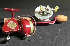 LL-BR - Vintage Fishing Reels South Bend 78D & Shakespeare 2062 (Lot of 2)