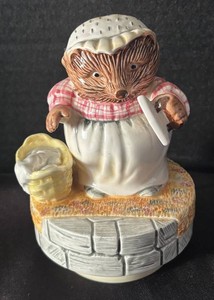 LR - Schmid Beatrix Potter Mrs. Tiggy Winkle Music Box
