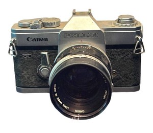 DR - Vintage Canon Pellix QL SLR 35mm Camera