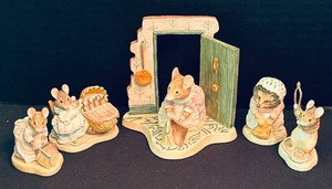 DR - Five Beatrix Potter & Brambly Hedge Figurines by Border Fine Arts