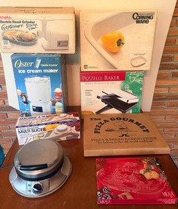 Vintage Kitchen Appliance Mixed Lot Cuisinart Rival Oster CorningWare Delta