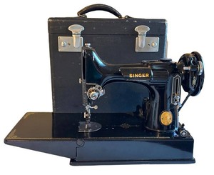 Vintage Singer Model 221 Featherweight Portable Sewing Machine with Case