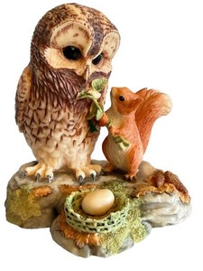 Vintage 1987 Border Fine Arts Beatrix Potter Nutkin Tickling Old Mr Brown (BP15) with Original Tin