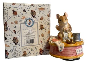 Beatrix Potter Musical Figurine the Tailor of Gloucester 199648