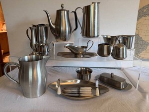 Silverplate Serving Pieces & Landers Frary & Clark Knives Mixed Lot