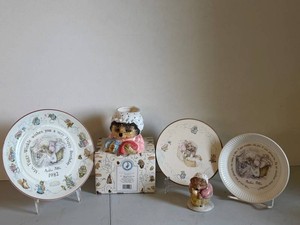 Beatrix Potter Mrs. Tiggy-Winkle Collectibles (Lot of 4)