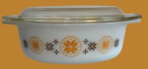 Vintage Pyrex Casserole Dish Town & Country 1.5qt