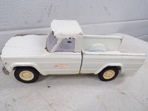1960s Vintage Tonka Jeep Pressed Steel Wrecker Tow Pickup Truck