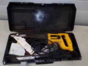 Dewalt Reciprocating Saw with Case