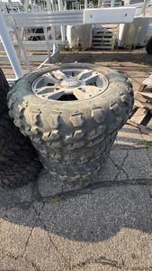 Set a 4 wheeler tires 26 x 8 x 14 with rims